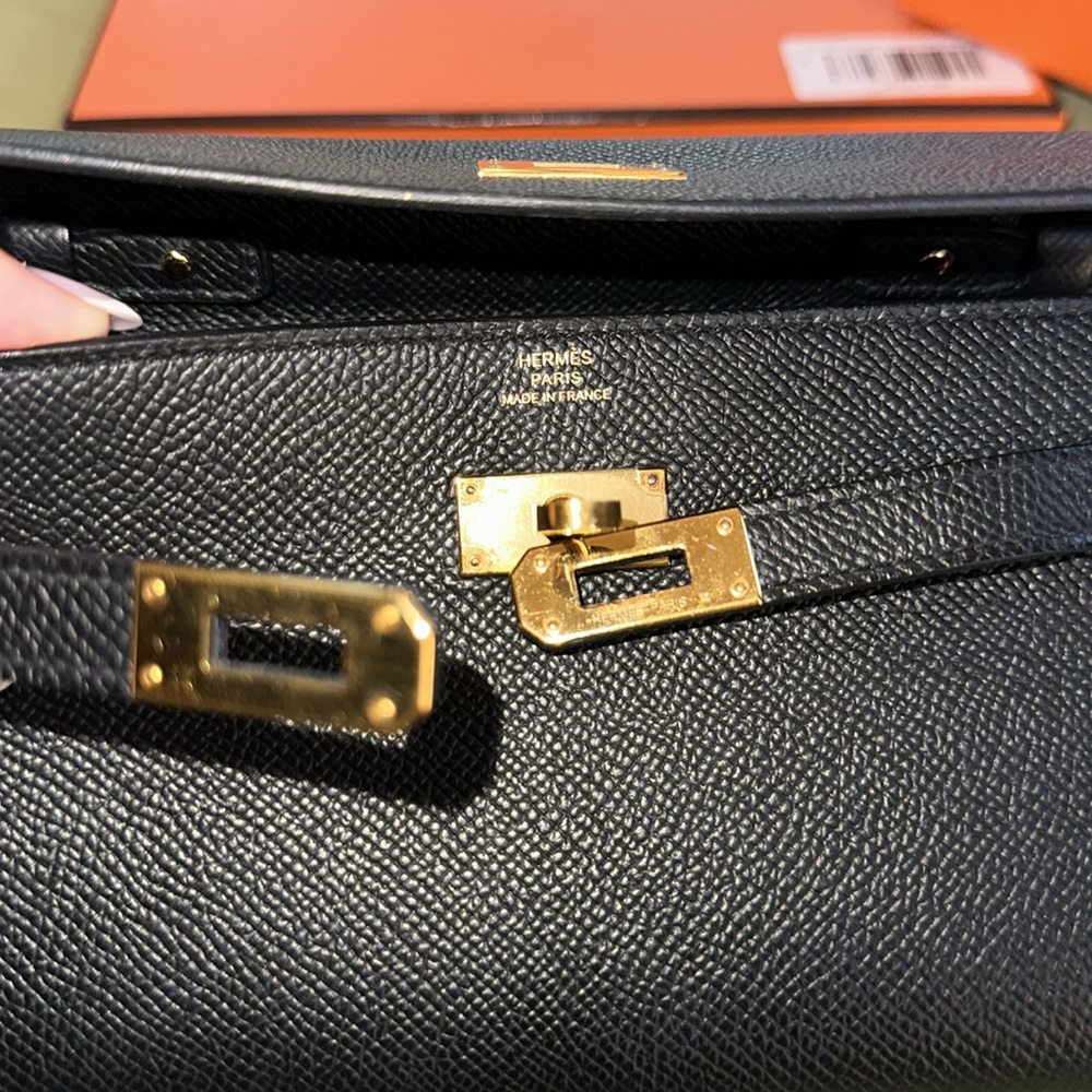 Hermes’ Kelly To Go - Picture 2 of 13